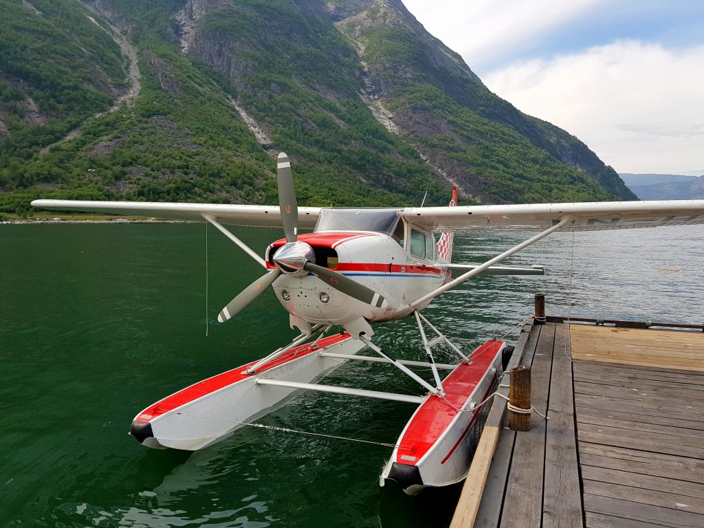 Sea plane at Eidfjord
