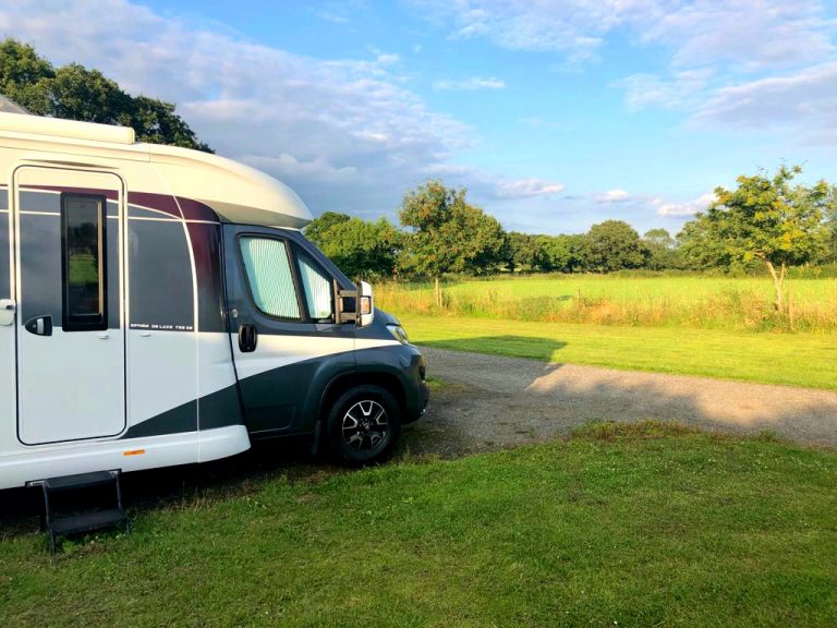 How to wash a motorhome in 6 hours. Home on Wheels Motorhome Blog