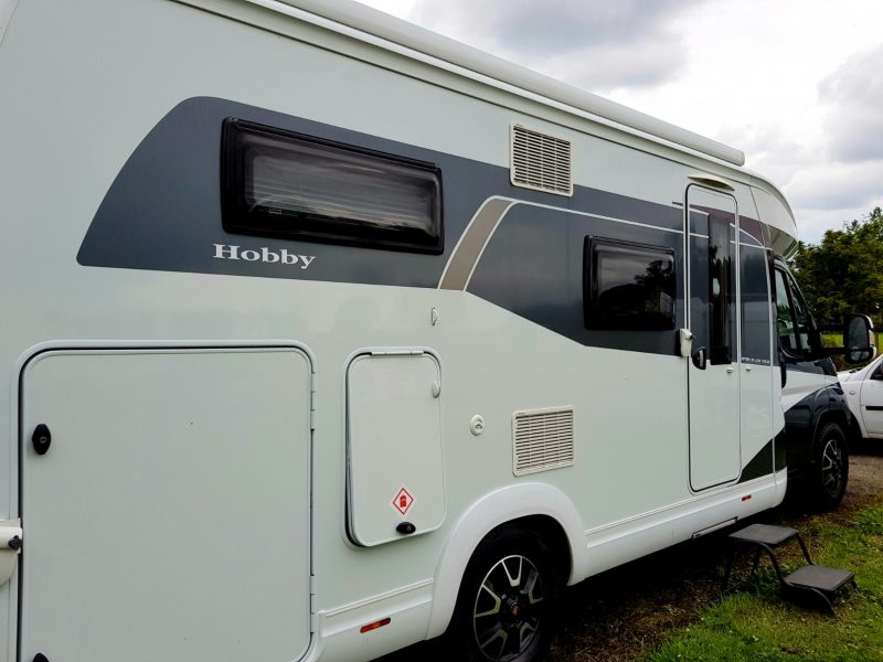 How to wash a motorhome in 6 hours. Home on Wheels Motorhome Blog